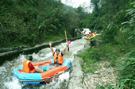 韶關世遺丹霞山、百丈崖漂流、南華寺、曹溪溫泉純玩兩天團